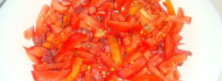 классический восточный салат с колбасой. Шаг 5