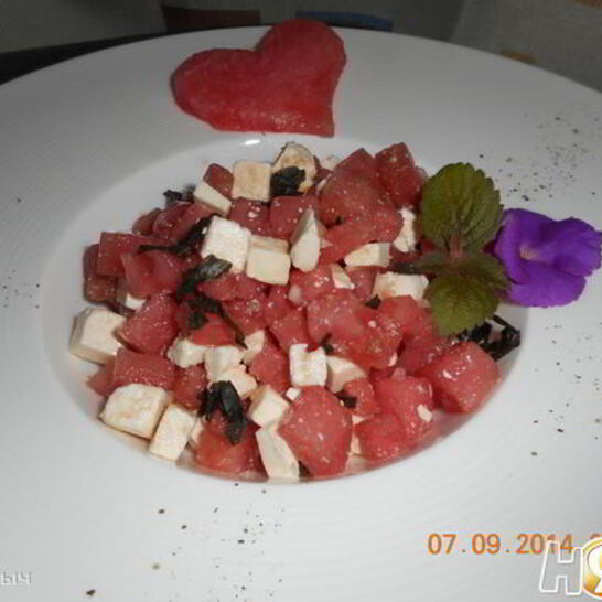 Рецепт салат из арбуза с фетой и базиликом