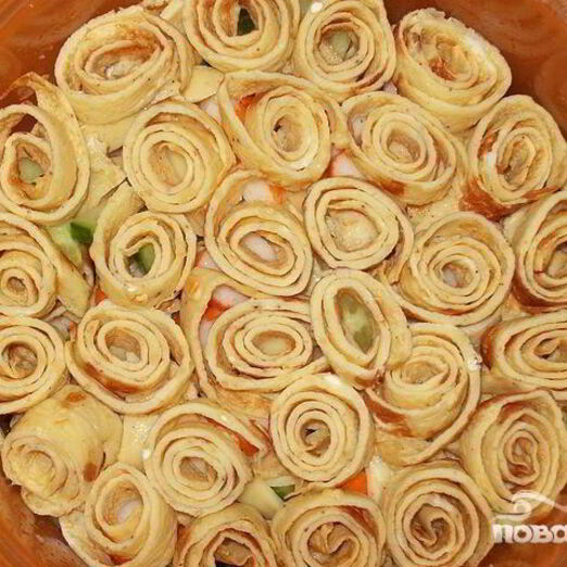 Салат из говядины с омлетом