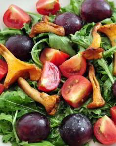 Салат из помидоров и грибов