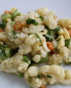 Салат из цветной капусты с сыром
