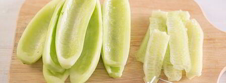 салат из языка со свежим огурцом и кунжутом. Шаг 4