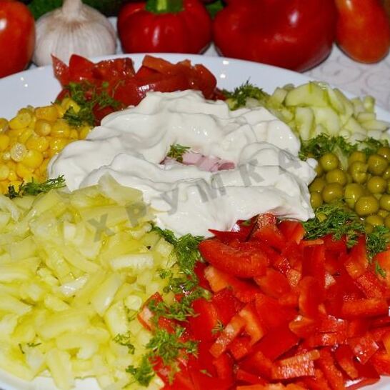 Рецепт салат любимый с колбасой и овощами