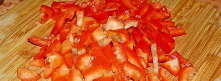 салат любимый с колбасой и овощами. Шаг 6