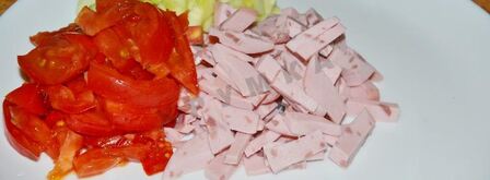 салат любимый с колбасой и овощами. Шаг 9