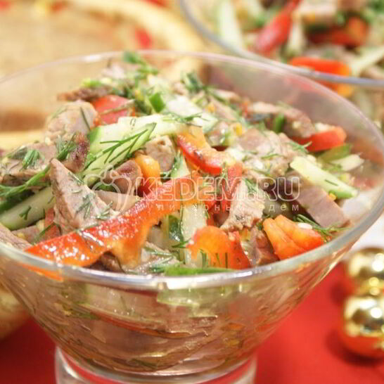 Рецепт салат с говядиной, овощами и зеленью