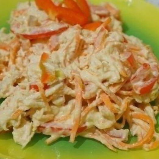 Салат с грудкой и корейской морковкой