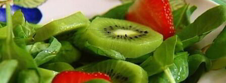 салат с клубникой, шпинатом и киви и запеченный грейпфрут. Шаг 5