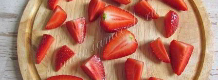 салат с клубникой, шпинатом и козьим сыром. Шаг 4