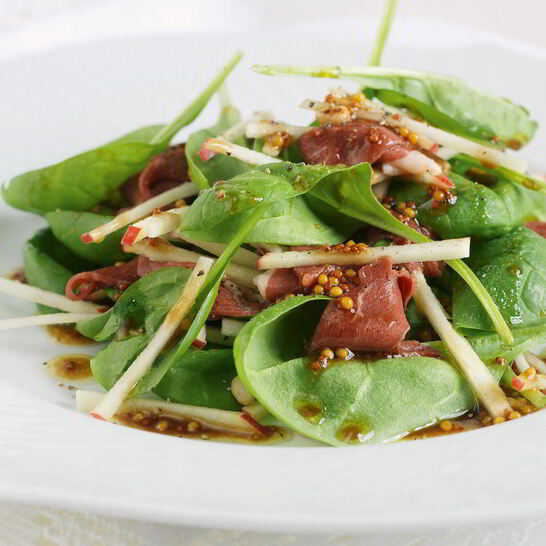 Рецепт салат с копченой утиной грудкой, шпинатом и яблоками