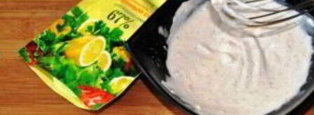 салат с копчеными мидиями. Шаг 4