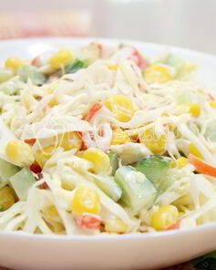 Салат с крабовыми палочками и капустой