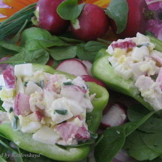 Рецепт салат с куриной грудкой, редисом и руколой