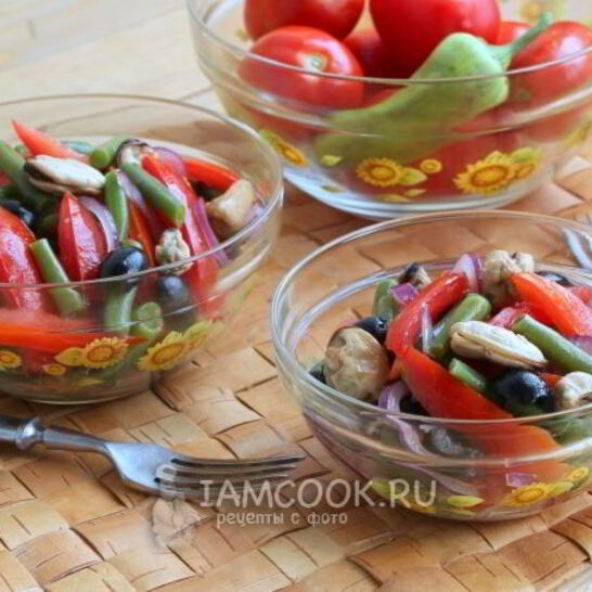 Рецепт салат с мидиями и помидорами