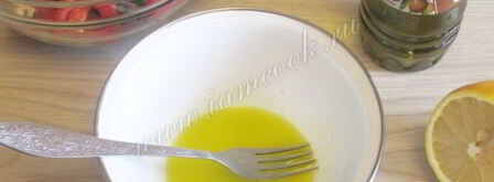 салат с мидиями и помидорами. Шаг 9