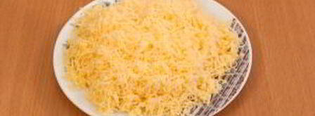 салат с сухариками, сыром и морковкой. Шаг 4