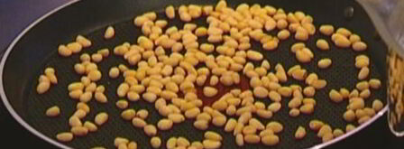 салат с вялеными помидорами и бантиками. Шаг 4