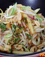 Салат с яичной лапшой