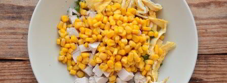 салат с яичными блинчиками и кукурузой. Шаг 7