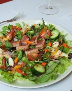 Салат со свежим тунцом