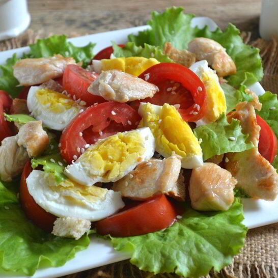 Рецепт салат цезарь с курицей и сухариками