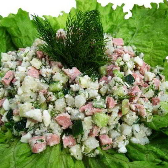 Рецепт слоеный куриный салат с огурцами и сыром