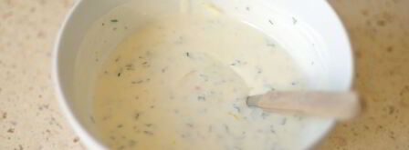 сметанно-йогуртовый соус с горчицей, мятой и лимоном. Шаг 3