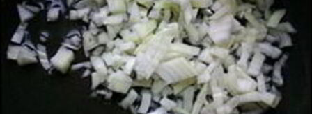 сметанно-томатный соус с луком. Шаг 2