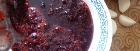 соус к мясу из жимолости. Шаг 2