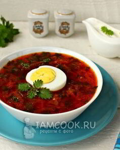 Борщ со свеклой, крапивой и яйцом