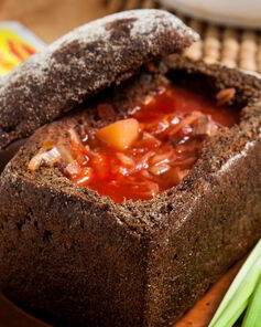 Борщ в буханке Бородинского