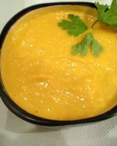 Имбирный суп с морковью и авокадо