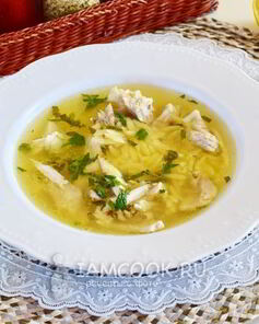 Португальский куриный суп с лимоном и мятой