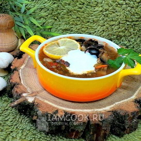 Рецепт солянка грибная с огурцами