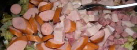 солянка сборная с колбасой. Шаг 6