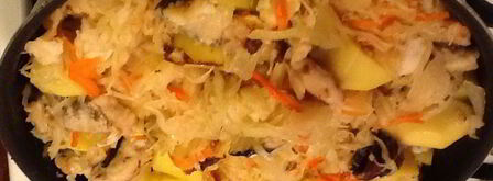 солянка второе блюдо тушенная картошка с рыбой и квашенной капустой. Шаг 5