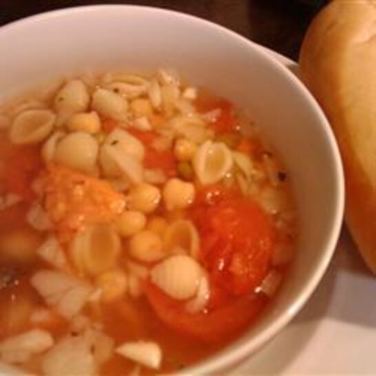 Рецепт суп из гарбанзо, помидоров и макарон