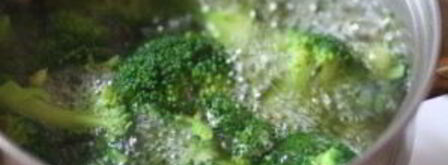 суп-пюре из брокколи с креветками. Шаг 2