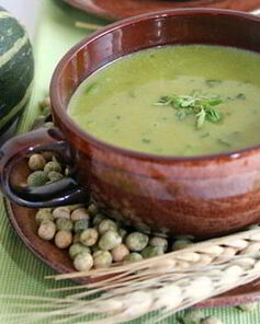 Суп-пюре с цукини и горошком