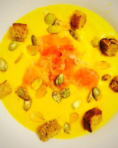 Тыквенный суп-пюре с прошутто