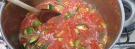 суп с помидорами, кабачками и луком. Шаг 5