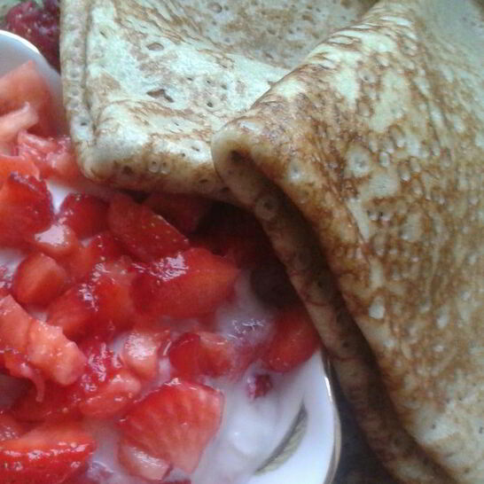 Рецепт блинчики с рикоттой и клубникой