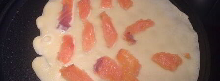 блины с припеком с форелью и с яблоком. Шаг 5