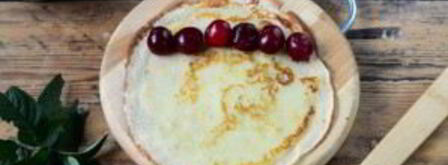 блины с вишней под сметаной. Шаг 7