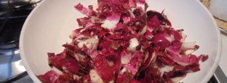 гречневые блины с начинкой из цикория и фарша. Шаг 3