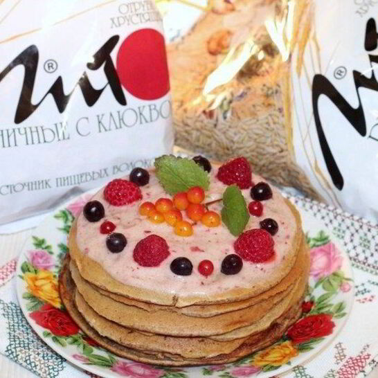 Рецепт нежные панкейки с фруктовым соусом