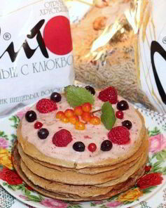 Нежные панкейки с фруктовым соусом