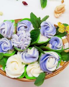 Шпинатные блинчики Весенний букет