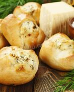 Булочки с чесноком и зеленью