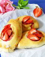 Булочки с клубникой